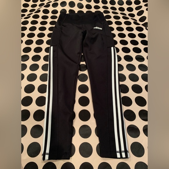 Adidas Climalite Leggings size S
Waist from side to side: 12”
Inseam 26” - Picture 2 of 10